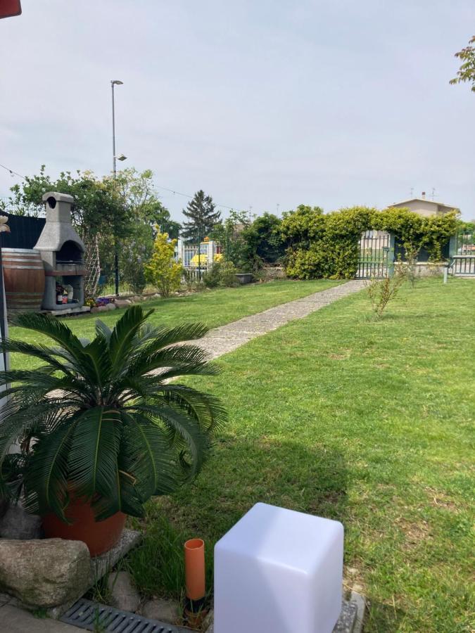Вилла Garda Art&Garden Вольта-Мантована Экстерьер фото
